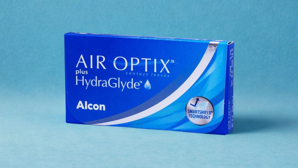 A box of AIR OPTIX Plus HydraGlyde contact lenses