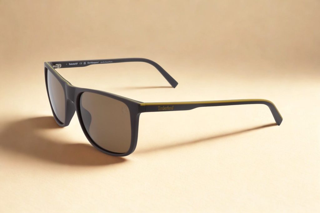 Sunglassses with brown plastic frames and brown-tinted lenses