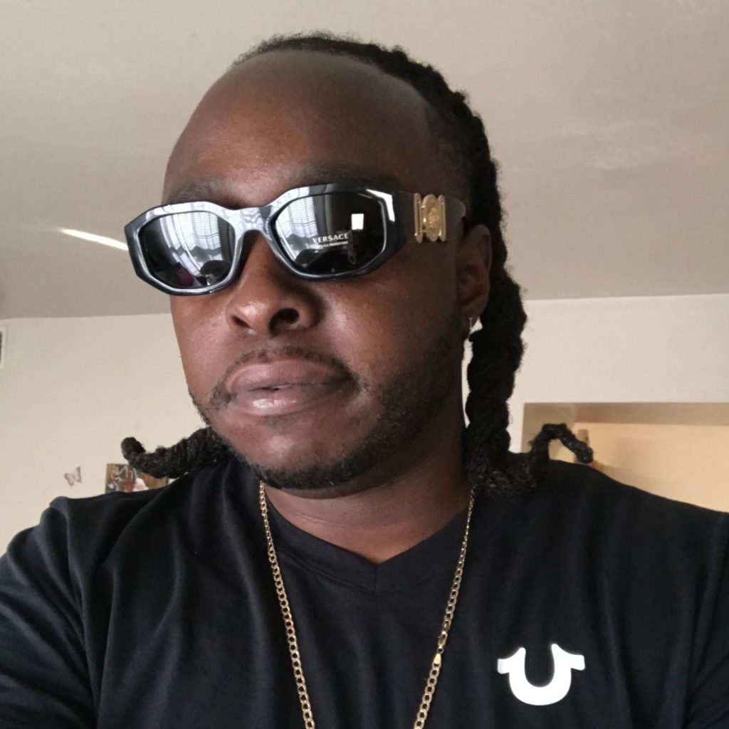 Customer Fernando R. wearing Versace VE4361 black sunglasses