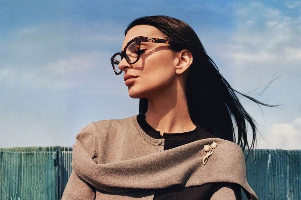 Emily Ratajkowski wearing Tory Burch Eyeglasses