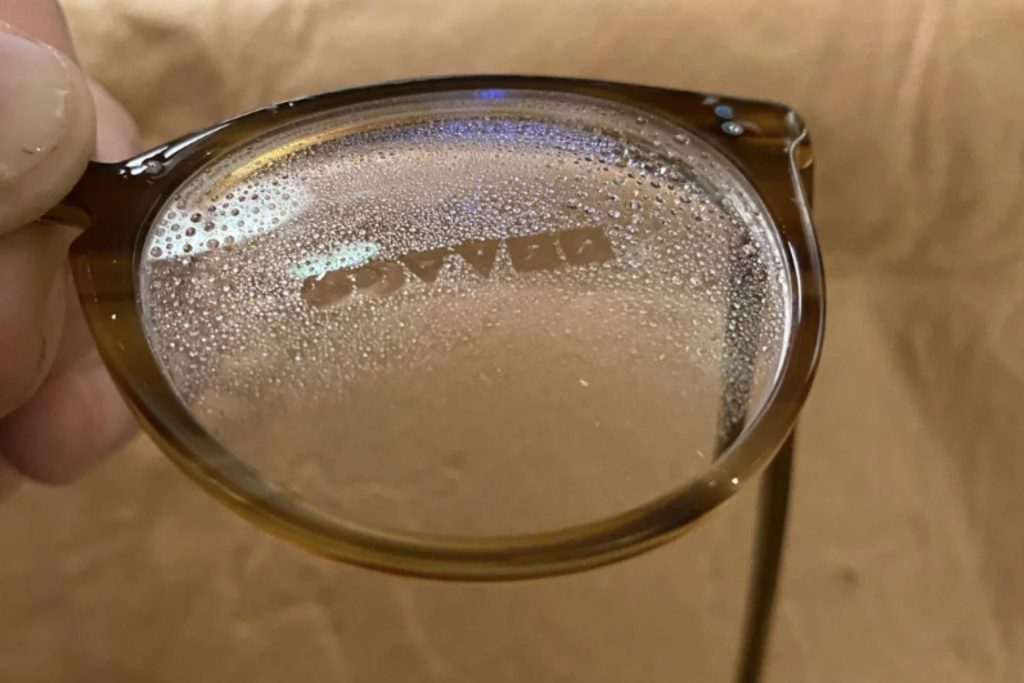 Oliver Peoples breath logo