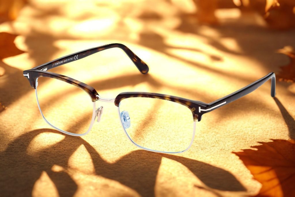 Full rim glasses with plastic tortoiseshell top frame and rose gold metallic bottom frame