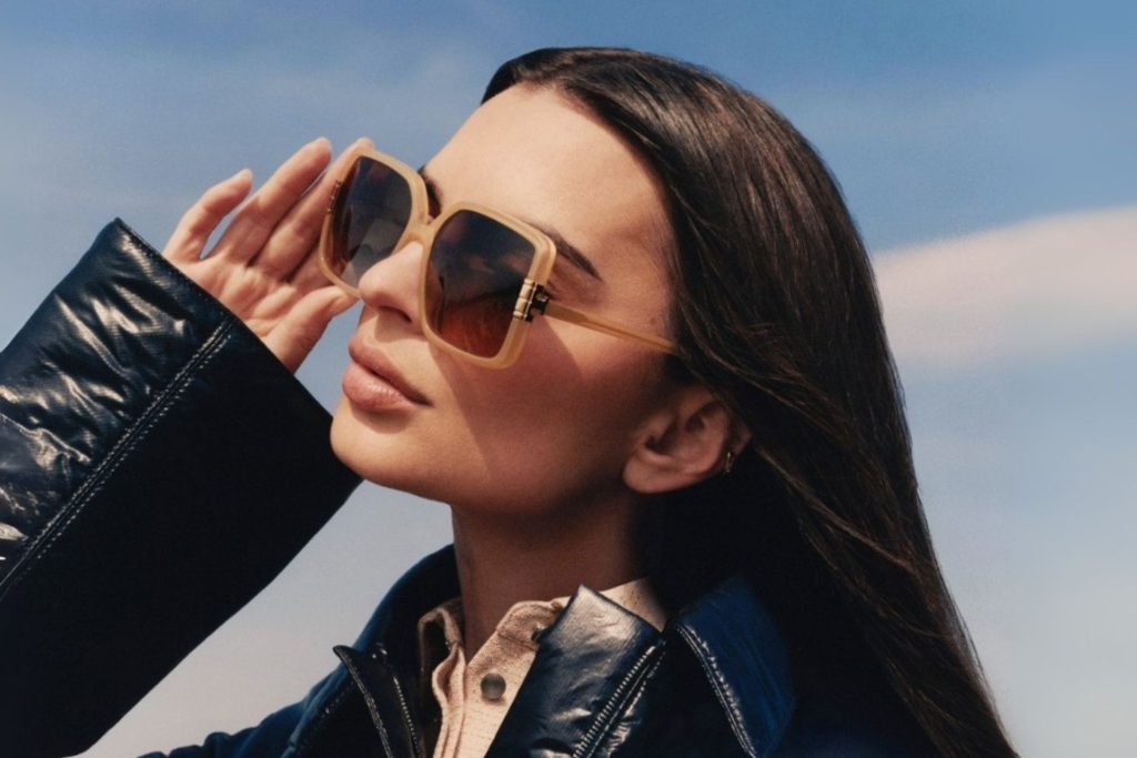 Emily Ratajkowski wearing beige Tory Burch sunglasses