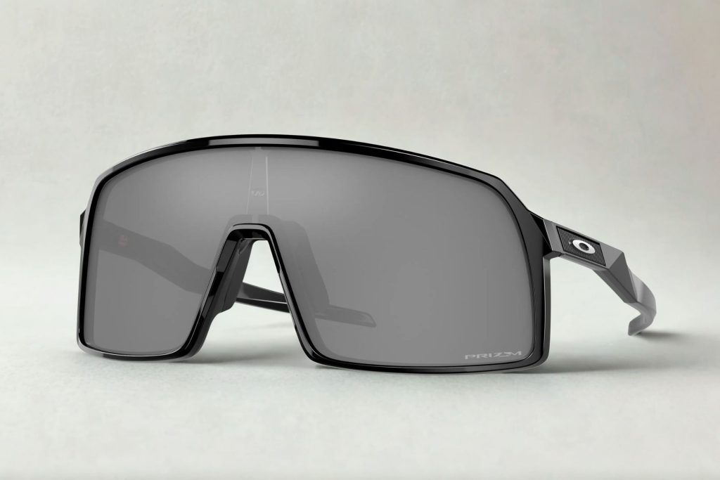 Oakley SUTRO OO9406 mask sunglasses featuring gray lenses