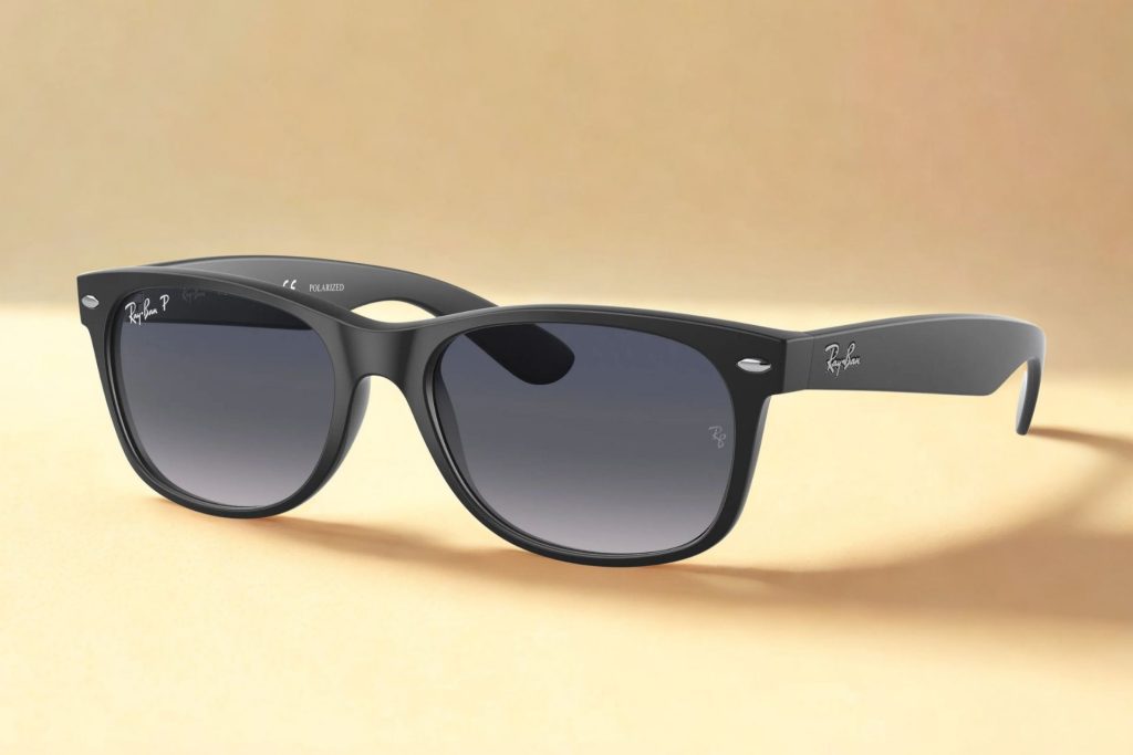 Black Ray-Ban RB2132 NEW WAYFARER sunglasses