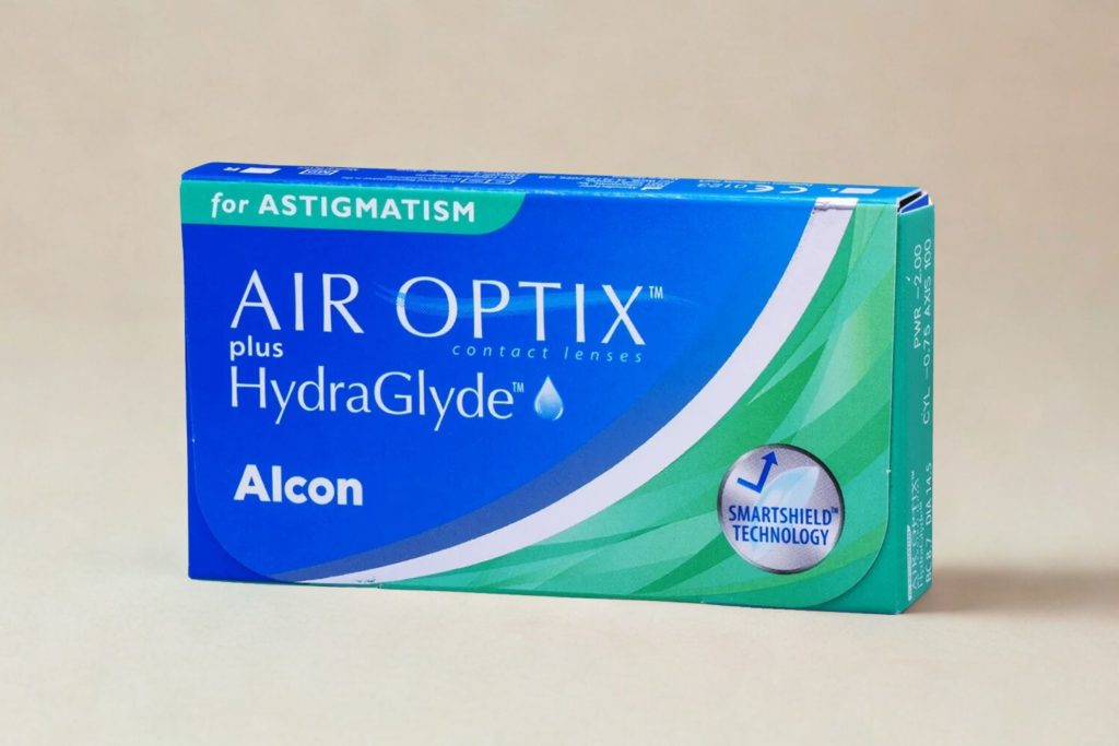 Box of Air Optix Plus Hydraglade