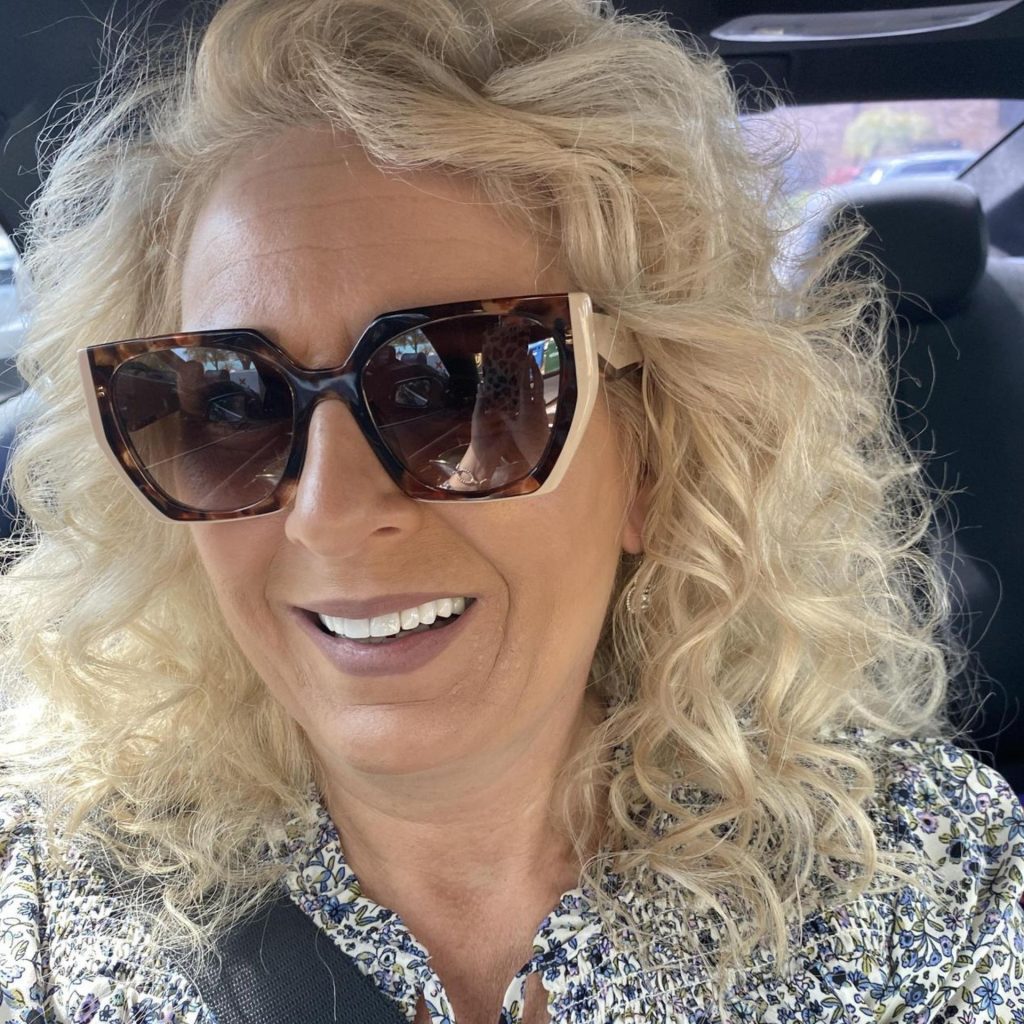 Prada PR 15WS cat-eye oversized sunglasses