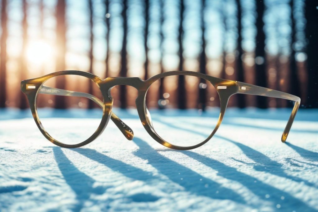 Tortoiseshell round plastic eyeglasses