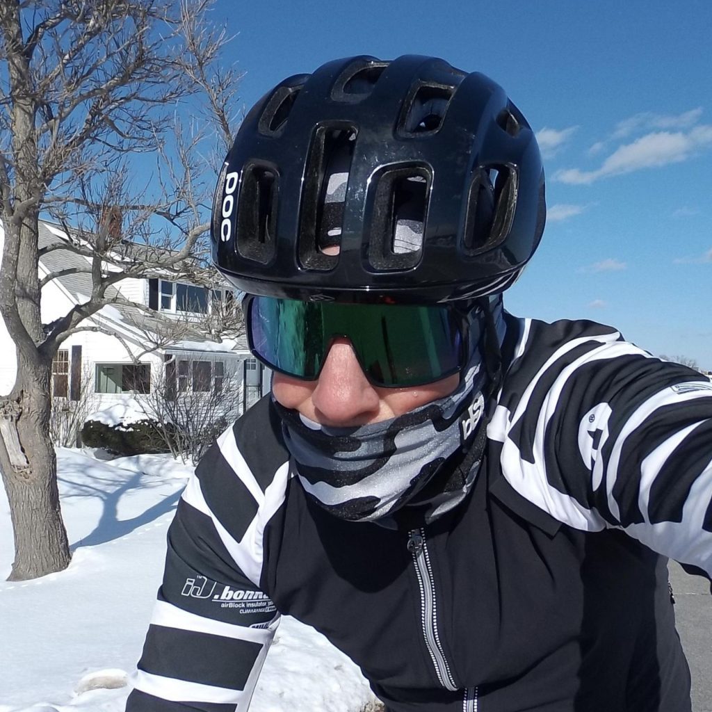 Customer wears Oakley SUTRO OO9406 sunglasses