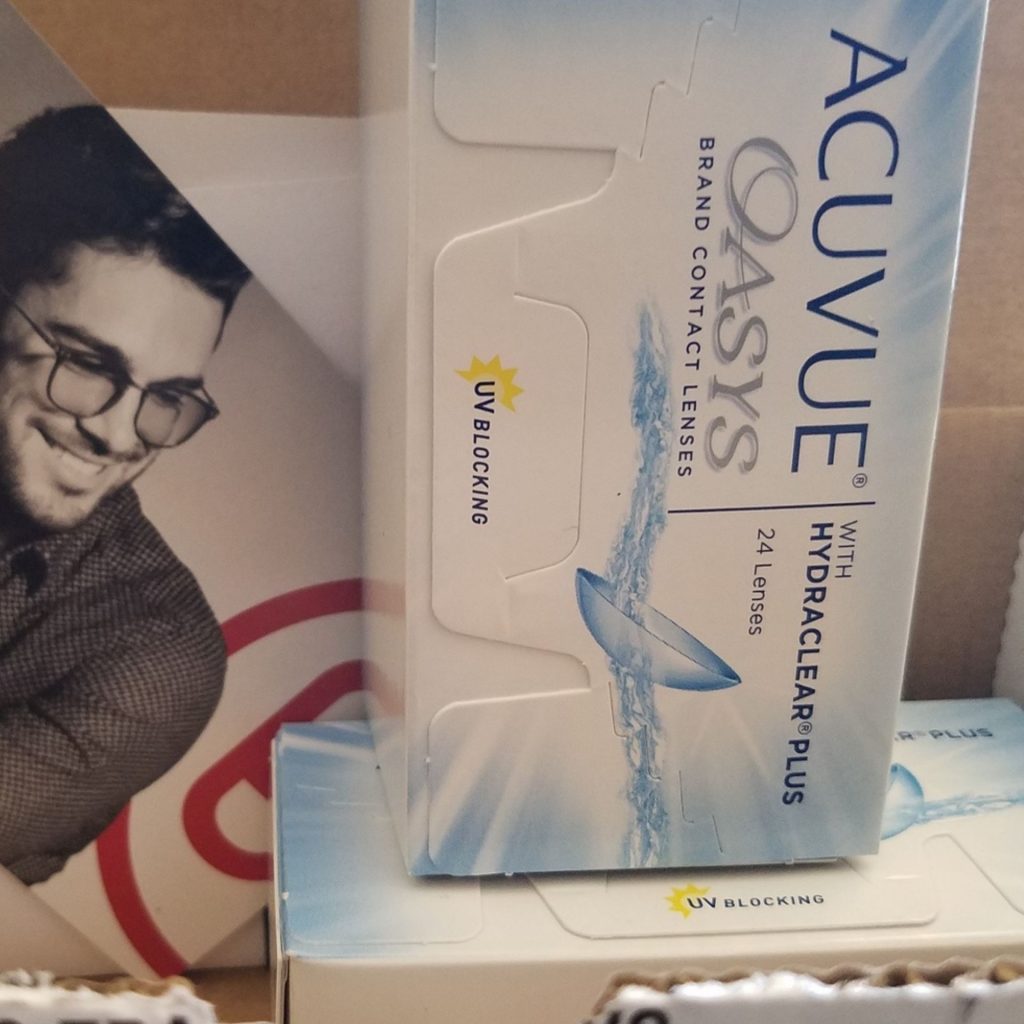 ACUVUE OASYS contact lenses