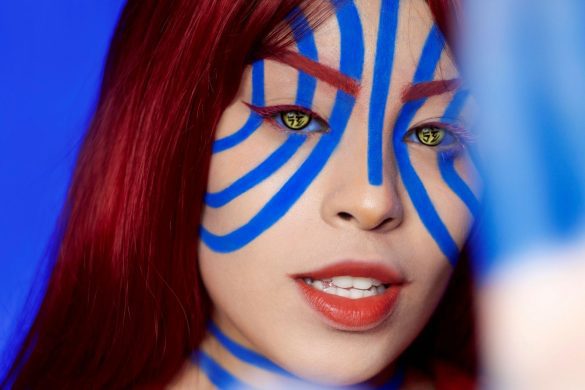 Color Contact Lenses Yellow: Where to Find Them & Cosplay Tips