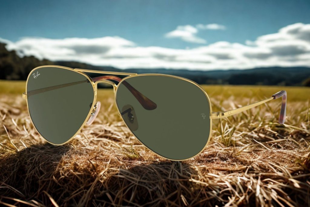 Ray-Ban RB3025 AVIATOR LARGE METAL sunglasses with gold rims