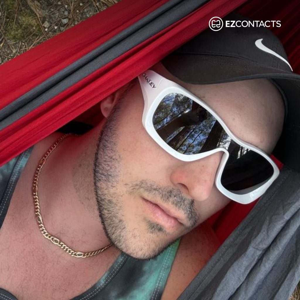 EZContacts customer wears Oakley OO9493