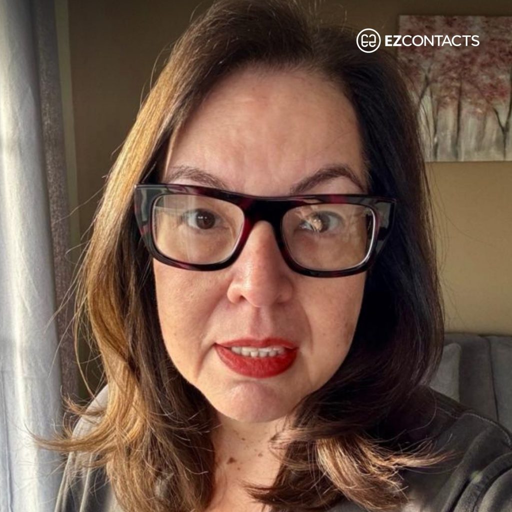 EZContacts customer wears