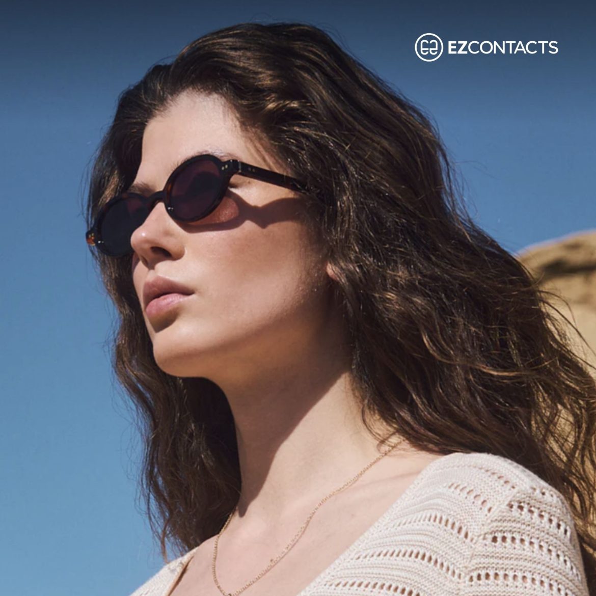 Model wearing the Elvie Oval sunglasses
