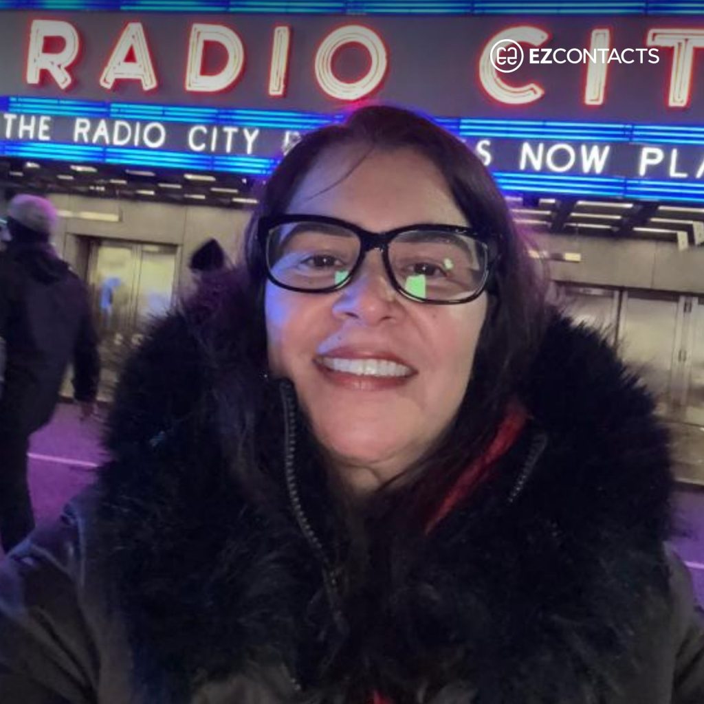 Woman wearing Gucci glasses outside Radio City