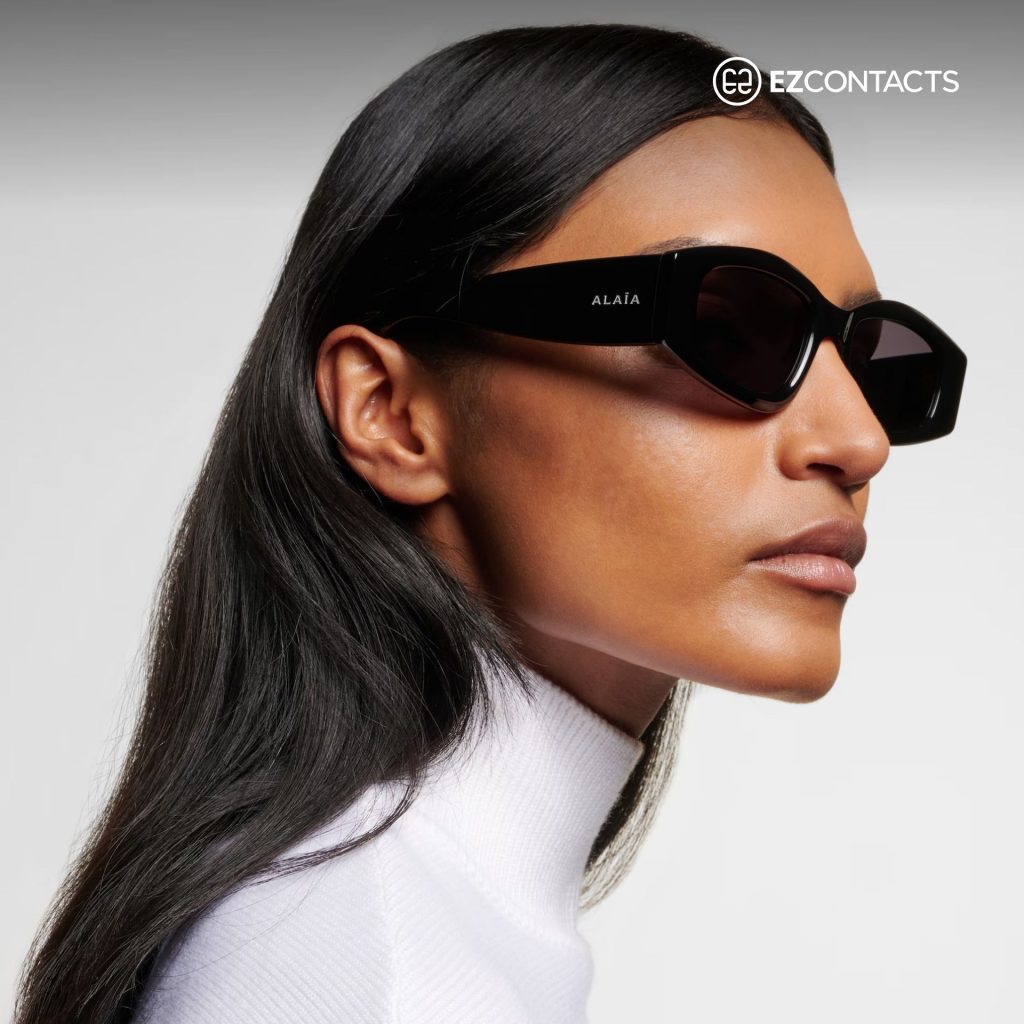 Model wearing Azzedine AlaÏa AA0075S sunglasses