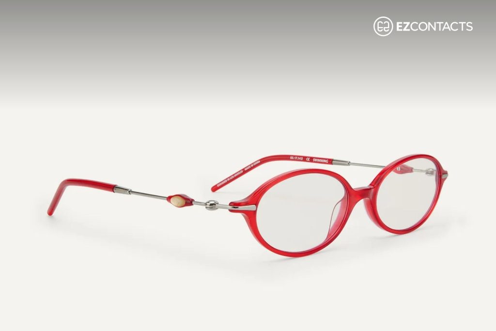 Swimming frame in silver with layered red temples and clear lenses