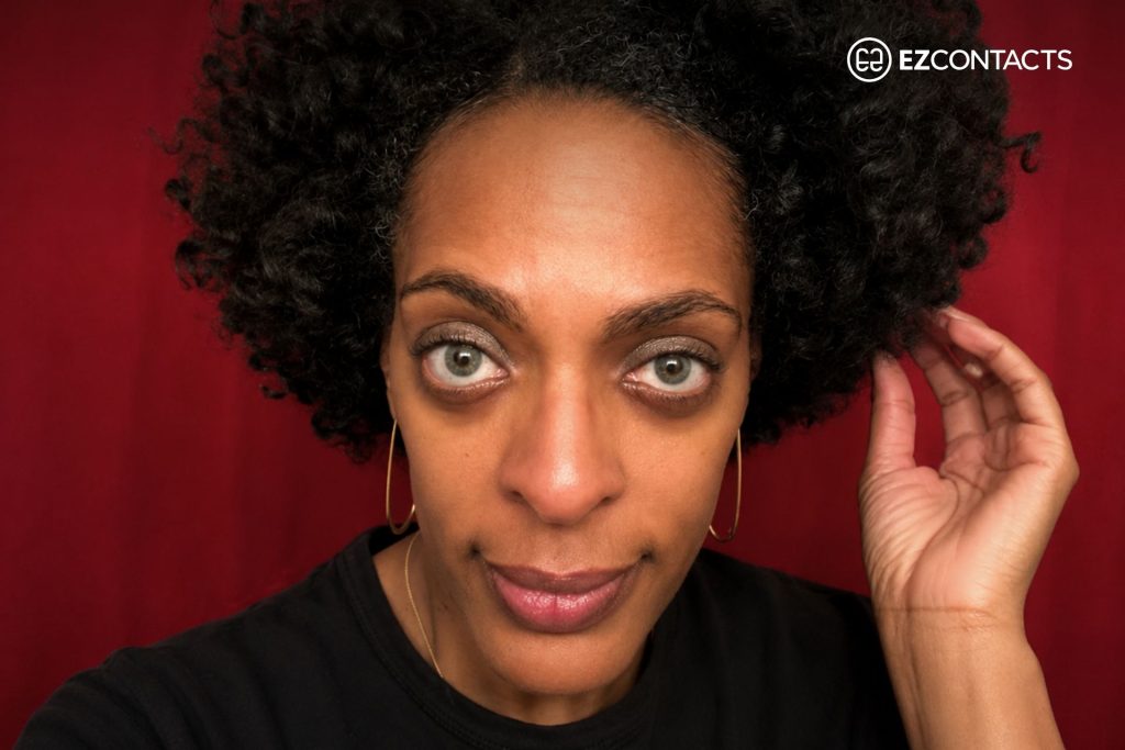EZContacts customer wearing gray contacts