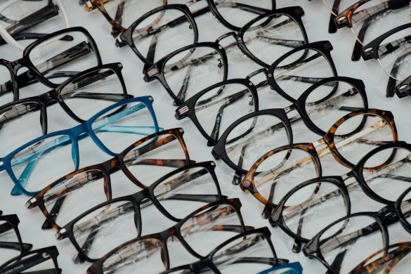 Does EZContacts Take VSP: What To Know