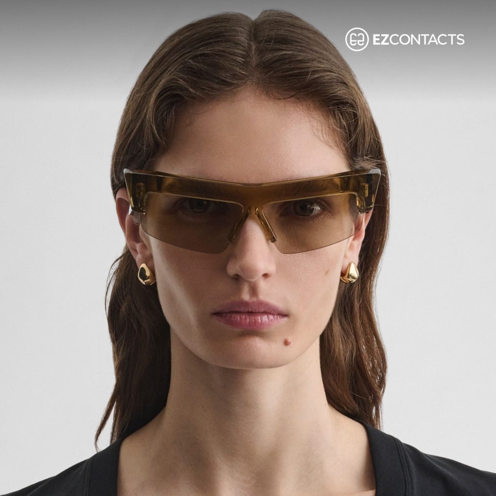 Model Wearing SLICED CRUISE sunglasses in light khaki acetate