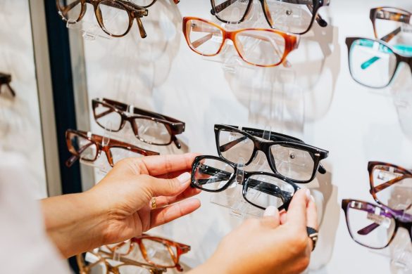 What Is a Convex Lens? Concave vs. Convex Lenses Explained