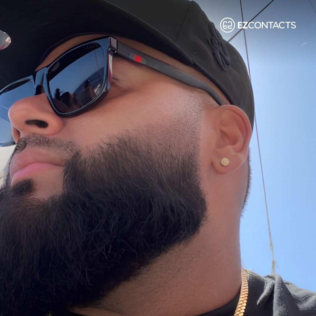 EZContacts customer wearing Gucci GG0010S sunglasses