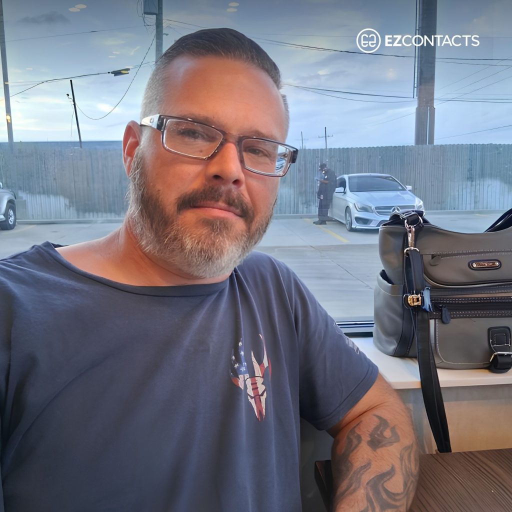 EZContacts Customer Wearing Oakley OX8046 Glasses