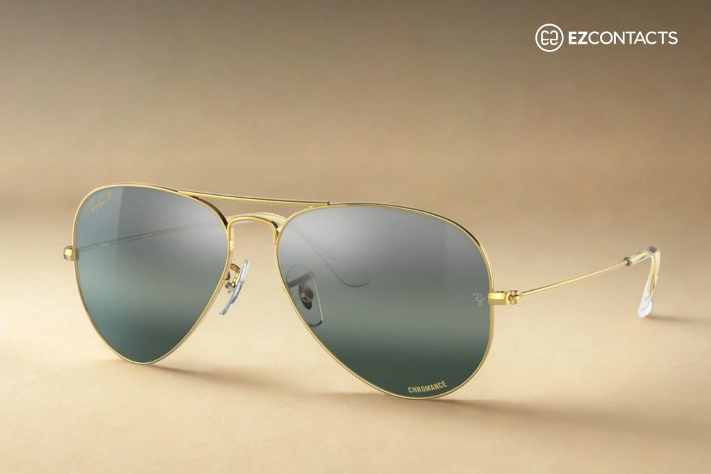 Ray-Ban RB3025 AVIATOR LARGE METAL in Gold With Silver/Blue Chromance Lenses